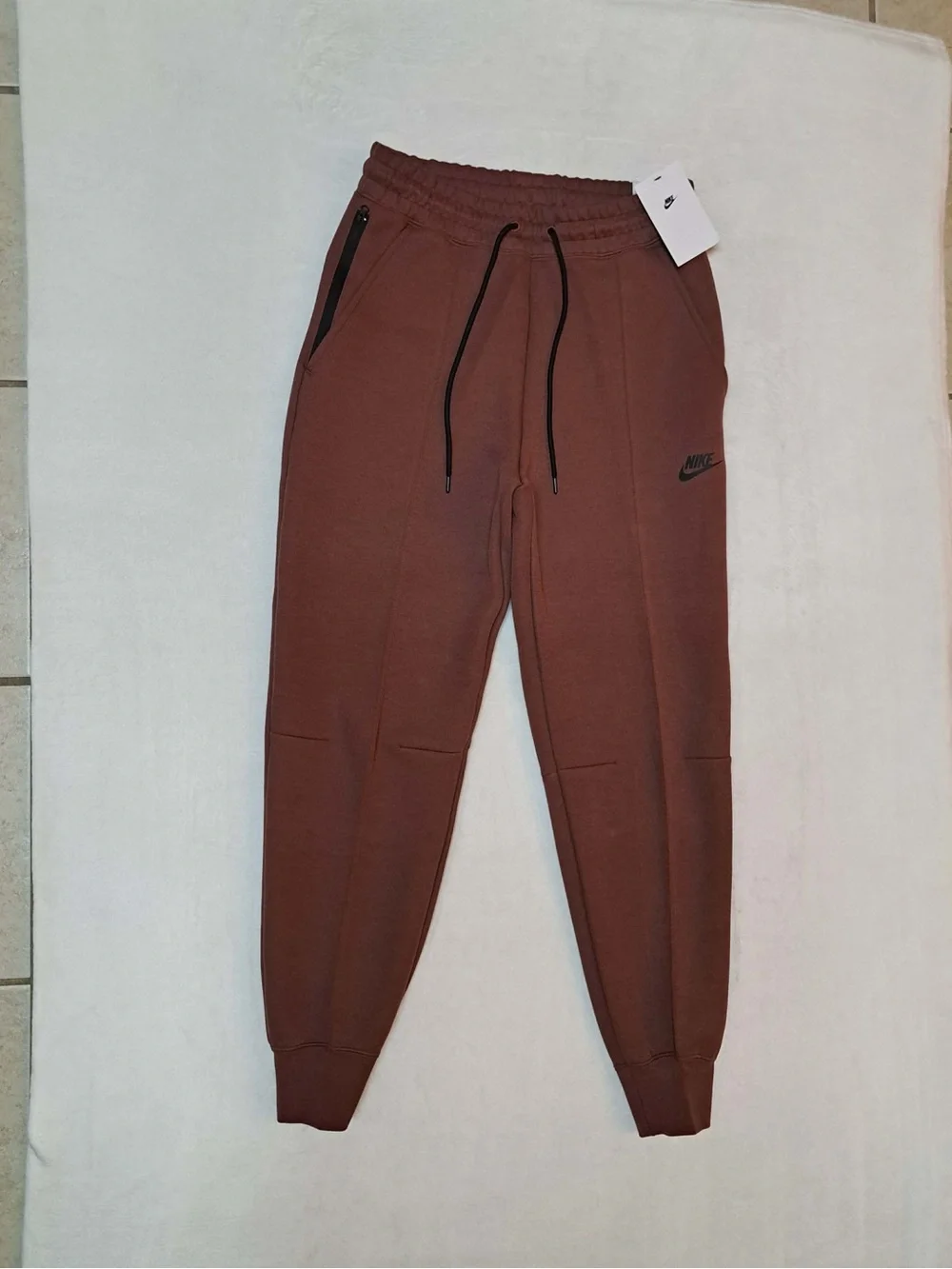 Nike Sportswear Tech Fleece Mid-Rise Jogger Pants : Women's size SMALL